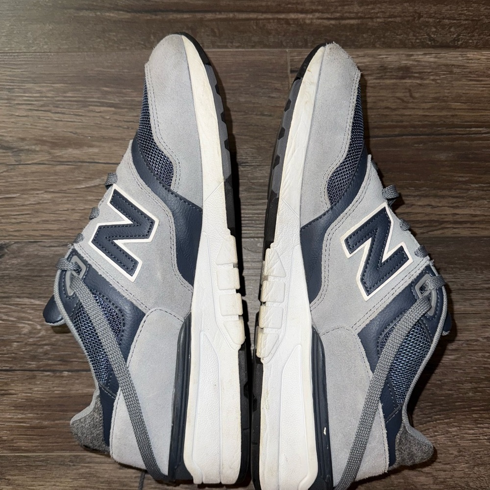 New Balance Men's Navy and Light Gray Sneakers